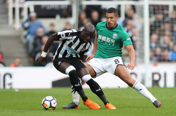 中场的接应 中场的接应